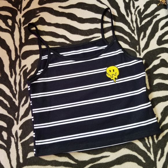 Striped Melting Smile Cropped Cami - Picture 5 of 7